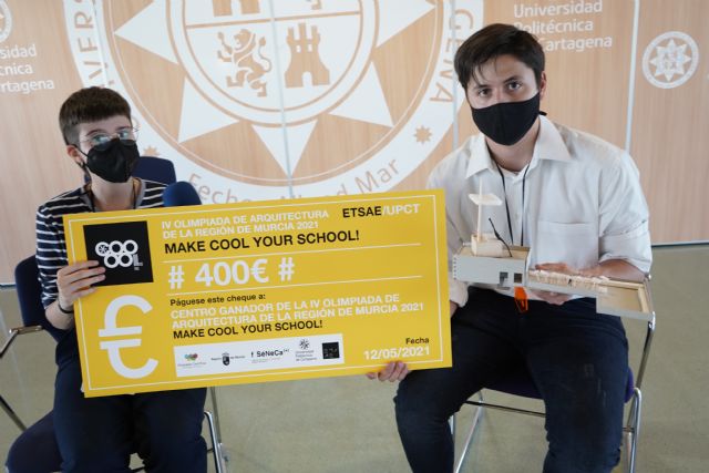 Estudiantes de Jumilla ganan la Olimpiada de Arquitectura 'colonizando' para clases prácticas la azotea de su instituto