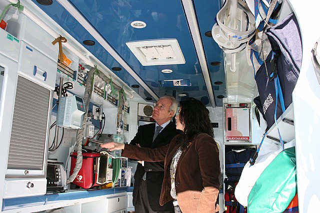 Valcárcel inaugura nueva Base de Emergencias 061 en Jumilla