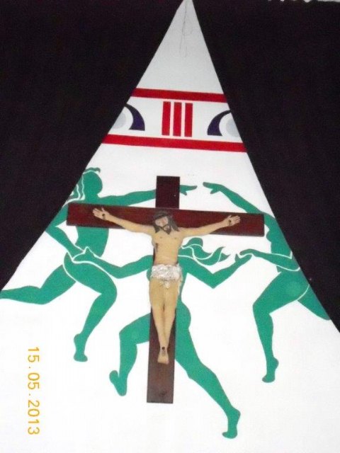 Decoración del teatro realizada por los internos