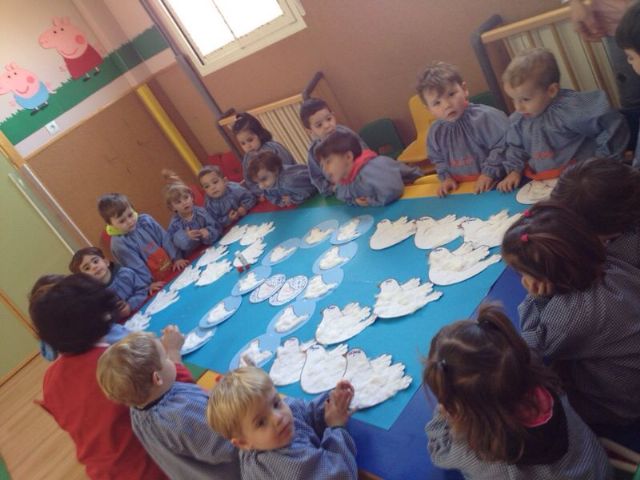 Los niños y niñas del CAI 'El Arsenal' celebran el Día de la Paz