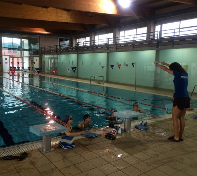 La piscina municipal cubierta retoma la normalidad en los cursos de natación