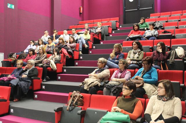El Taller 'Hablando en Igualdad', visibiliza la importancia de incluir la perspectiva de género en el lenguaje diario