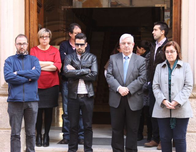 El Ayuntamiento de Jumilla guarda un minuto de silencio en memoria de las víctimas del 11-M