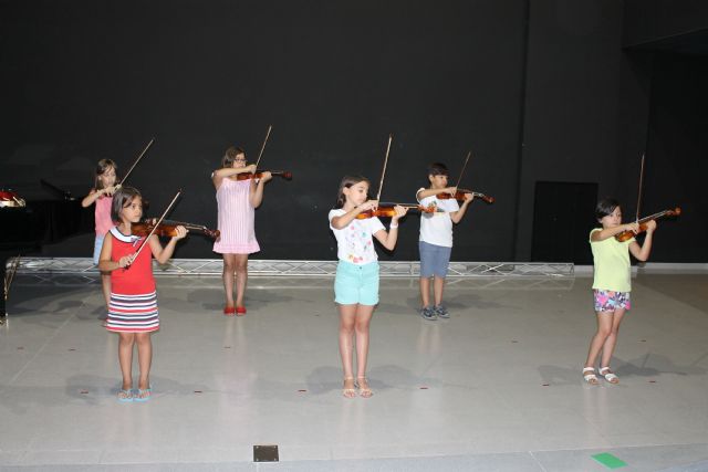 Los niños y niñas del Taller de Verano 2014 de la Escuela Municipal de Música finalizan el curso con un concierto de clausura