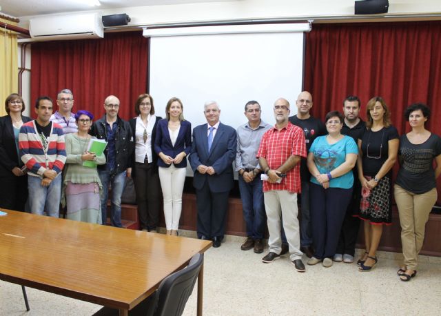 La directora general de Calidad Educativa destaca en Jumilla la eficiencia docente del profesorado del IES  Infanta Elena del Bachillerato de Investigación