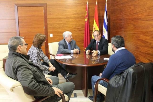 Educación y el Ayuntamiento de Jumilla buscan nueva sede para la extensión de la Escuela Oficial de Idiomas de la localidad