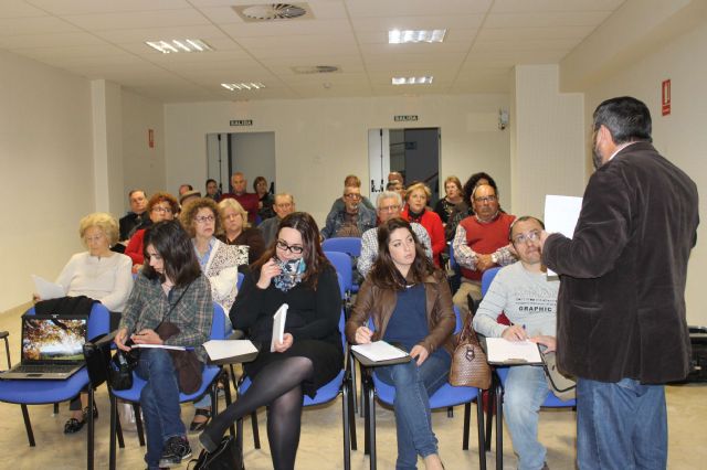 El concejal de Política Social presenta el programa de subvenciones impulsado por el Ayuntamiento para las asociaciones con fines sociales de Jumilla