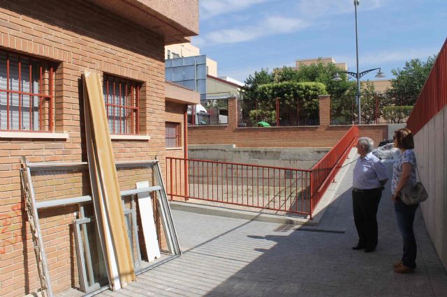 El Ayuntamiento mejorará notablemente la eficiencia energética de la Universidad Popular, Escuela de Música y Mercado de San Juan