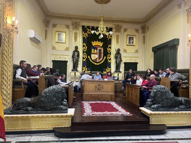 El Pleno aprueba las nuevas bases para la concesión de ayudas directas para el transporte a universitarios y estudiantes de FP