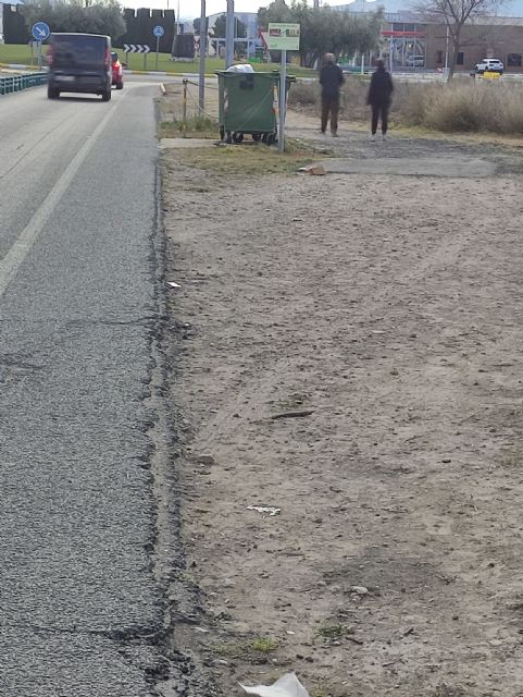 Demanda de acondicionamiento de tramo en Avda. de Murcia
