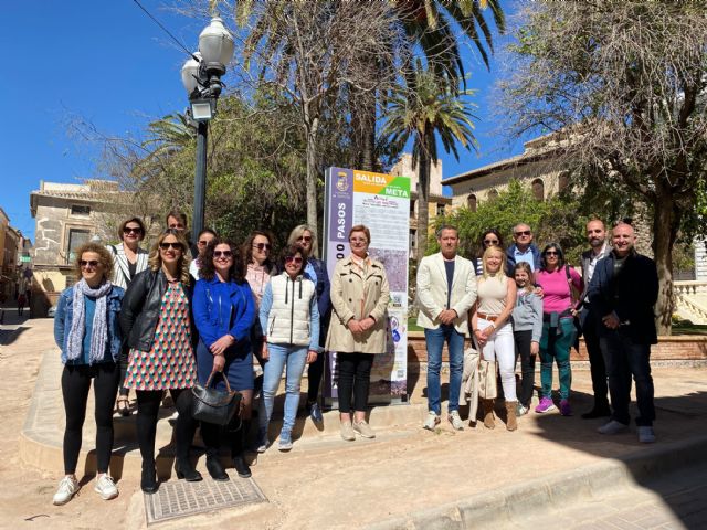 El Ayuntamiento presenta la ruta del Casco Antiguo y Castillo que forma parte del Programa Escuelas Activas