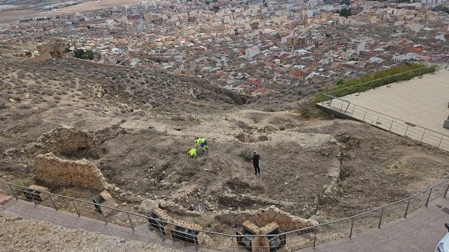 Realizados trabajos de limpieza y desbroce en las ruinas de la Ermita de Santa María de Gracia