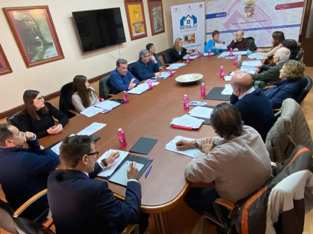 Primera reunión de la mesa de trabajo sobre vivienda social enmarcada en el Proyecto REHAJU de la Concejalía de Política Social