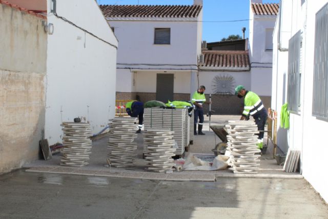 Comienzan las obras de renovación de infraestructuras de las calles Paraíso y travesías de los Cipreses y Rosales