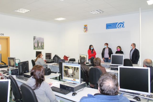 Aguas de Jumilla y Cruz Roja renuevan su convenio para el desarrollo de itinerarios de inserción laboral para mayores de 45 años