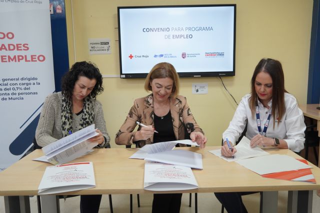 Aguas de Jumilla renueva su convenio de colaboración con Cruz Roja para favorecer la insercción laboral en Jumilla