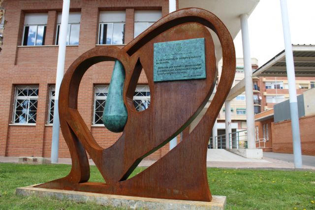 Jumilla dedica un monumento a los donantes de sangre y de médula