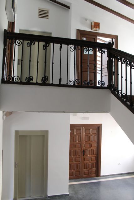 Terminan las obras de instalación de ascensor y repintado de la Universidad Popular