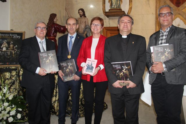 El maestro Miguel García presenta el libro de Semana Santa 2019