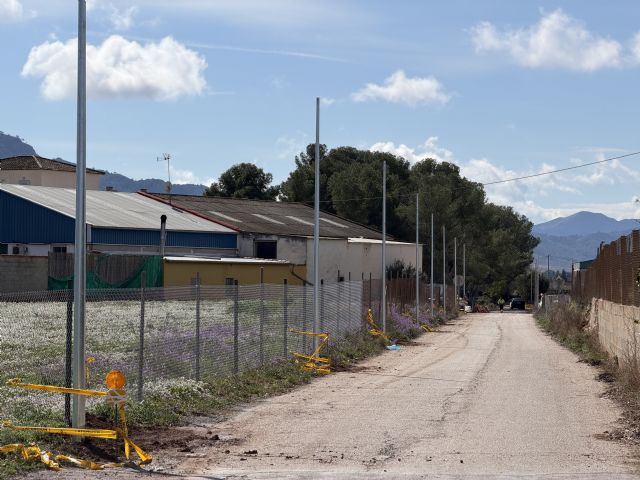 Comienzan las obras de iluminación del Camino de la Vía, que une la pedanía de La Estacada con el casco urbano de Jumilla