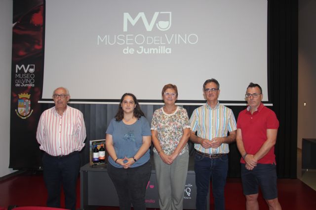 El Ayuntamiento firma convenios con la DOP Jumilla, Ruta del Vino y Asociación de Enólogos para la cesión del uso del Museo del Vino