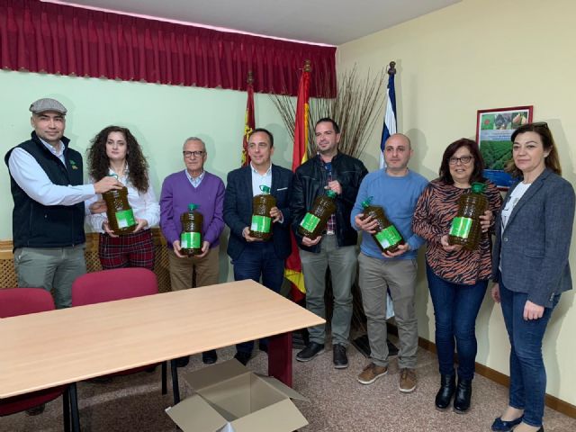 El CIFEA de Jumilla dona 900 litros de 'aceite solidario' a cinco asociaciones benéficas