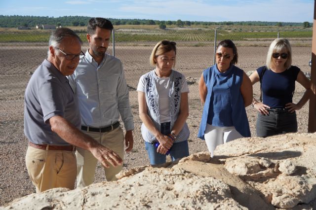 Cultura inicia el expediente para declarar BIC el yacimiento de huellas fósiles de Hoya de La Sima en Jumilla