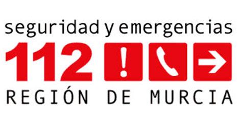 Servicios de emergencia intervienen en el incendio declarado en la cocina de una vivienda en Jumilla