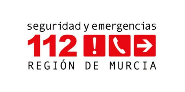 Servicios de emergencia atienden y trasladan a un herido por caída de moto en Jumilla