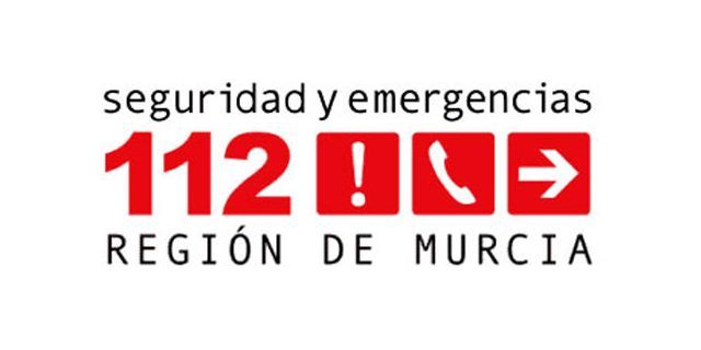 Servicios de emergencia atienden y trasladan a un herido por caída de moto en Jumilla