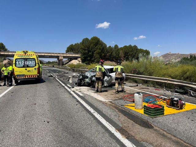 Fallece el conductor de un turismo al chocar contra un camión en Jumilla