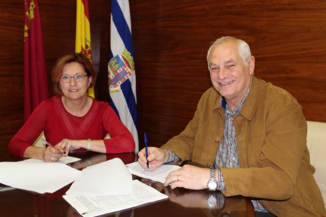 Firmados los convenios con la Junta Central de Hermandades y la Asociación de Tambores