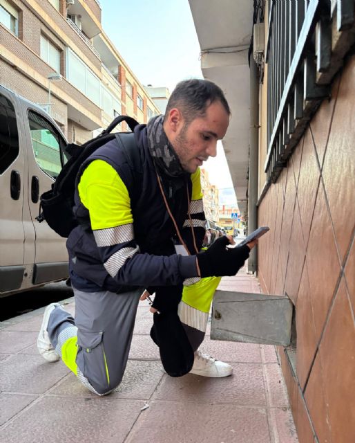 Aguas de Jumilla contrata a un lector de contadores a través de Aspajunide para fomentar la inclusión laboral de personas con discapacidad