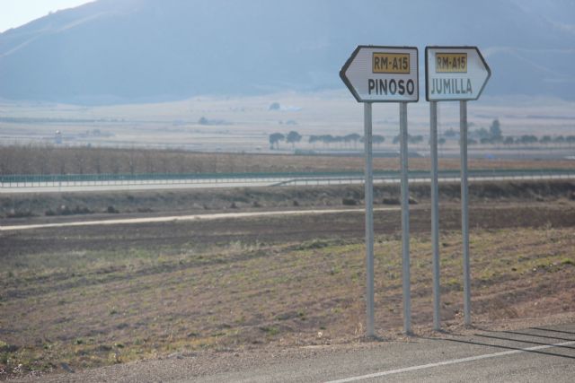 La alcaldesa envía al consejero de Fomento propuesta para tramitar el convenio sobre la carretera del Carche y enlace