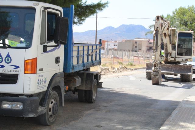 Comienzan las obras de renovación de infraestructuras de la calle Álvarez Quintero