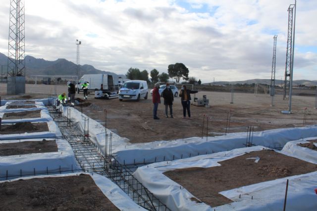 Inicio obras nuevos vestuarios Polideportivo La Hoya