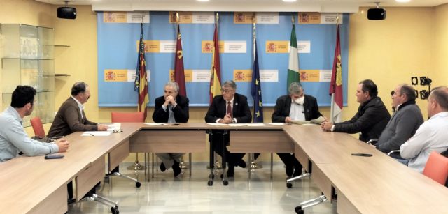 Urrea mantiene una reunión de trabajo con la Comunidad de Regantes de Cañada del Judío de Jumilla