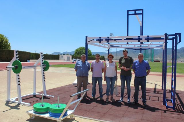 La multiestación del Polideportivo permite la preparación física en diversas modalidades