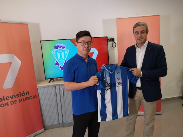 La 7 y el FC Jumilla firman un convenio de promoción y para la emisión de partidos