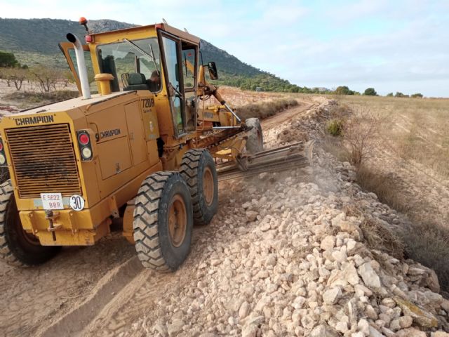 El Ayuntamiento ha acondicionado con maquinaria propia 290 kilómetros de caminos rurales durante 2020