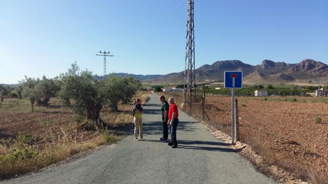 El Ayuntamiento de Jumilla asfalta el camino del paraje de La Hoya