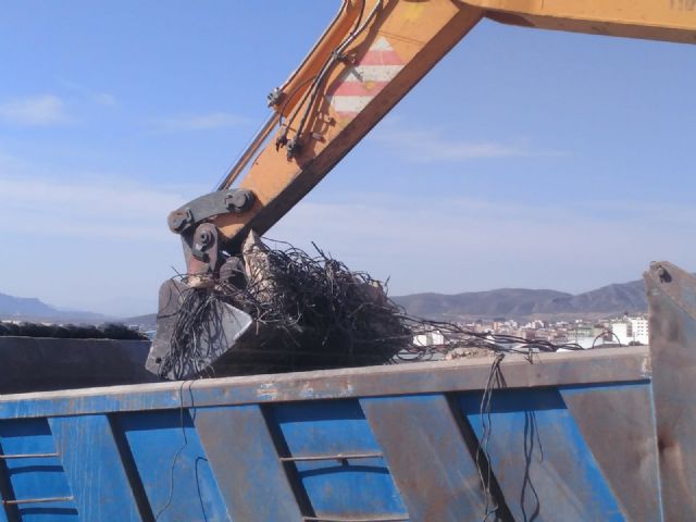 Comienzan los trabajos de limpieza de 15 vertederos ilegales en el término municipal