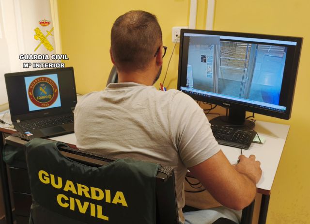La Guardia civil detiene a un vecino de Jumilla por suplantar la identidad de un familiar para apropiarse de cerca de 30.000 euros