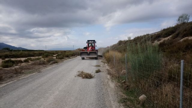 Comienzan las obras de acondicionamiento del firme del camino de Román