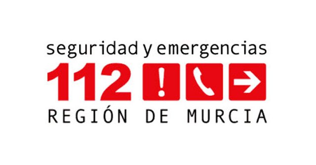 Servicios de emergencia atienden a una persona herida leve tras el incendio de su vivienda en Jumilla