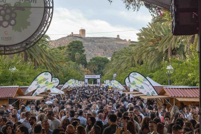 Matavendimia desborda previsiones y llena hasta la bandera el Paseo del Poeta Lorenzo Guardiola de Jumilla