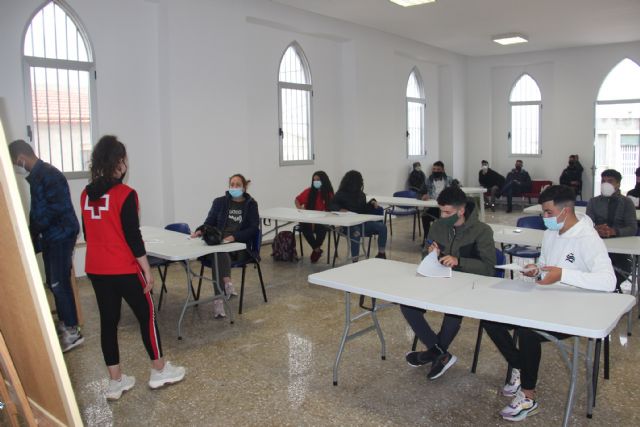 En marcha las clases de español para inmigrantes que imparte Cruz Roja mediante el convenio con el Ayuntamiento de Jumilla