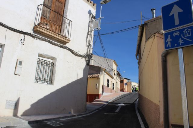 Finalizan las obras de renovación de infraestructuras de la calle Diego Abellán