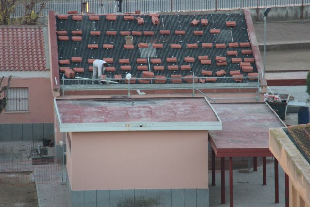 En marcha las obras de la techumbre del edificio de Infantil del Colegio Príncipe Felipe