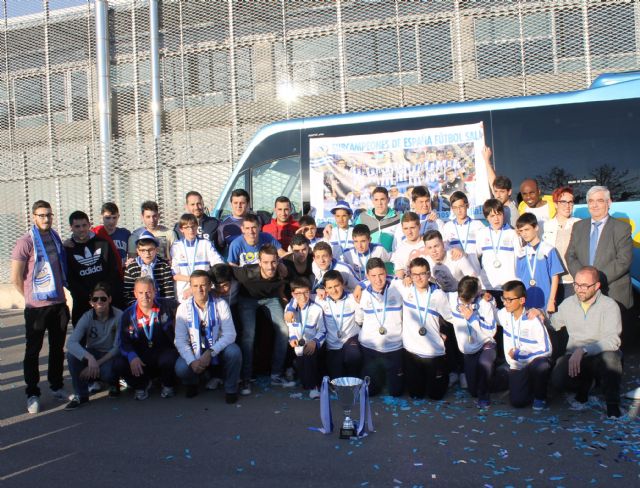 El alcalde recibe a los subcampeones infantiles de la Minicopa de España 2014